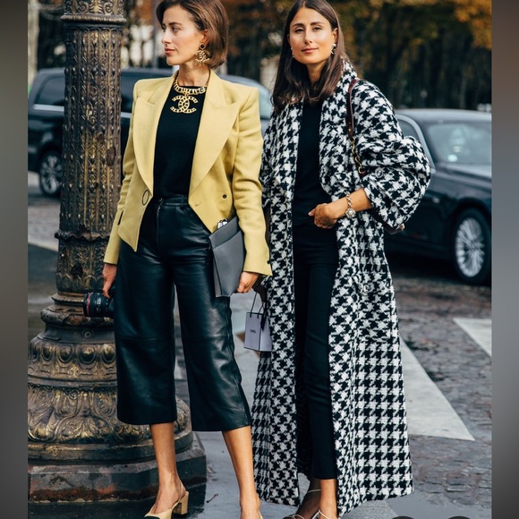 Long Alpaca Cardigan Coat in Black and White Houndstooth with tie closure - Picture 2 of 5